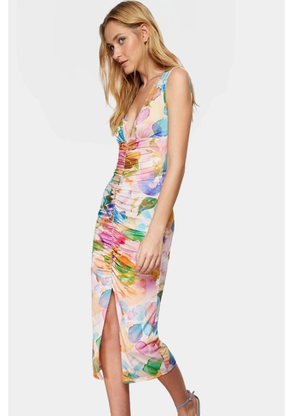 Rahat ve Şık Bodycon Midi Elbise Örme Kumaş V Yaka Büzgü Detaylar 120 cm Boy