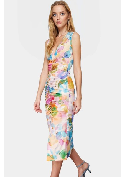 Rahat ve Şık Bodycon Midi Elbise Örme Kumaş V Yaka Büzgü Detaylar 120 cm Boy modelleri