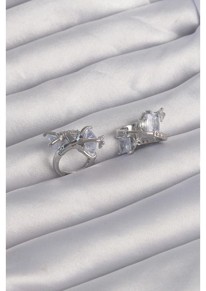 Bfs Pirinç Gümüş Renk Iri Zirkon Taşlı Kıvrımlı Minimal Kelebekli Halka Küpe fiyatları