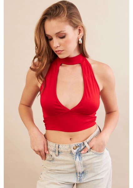 Kadın Kırmızı Sırt Detaylı Pencereli Crop Bluz EY3108