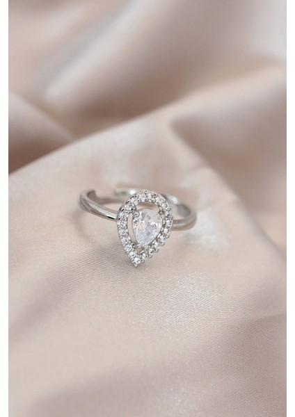 Bfs Ayarlamalı Silver Renk Metal Zirkon ve Kristal Taşlı Damla Model Yüzük