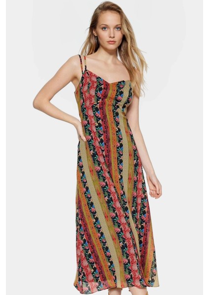Astarlı A Kesim Maxi Elbise Şifon Dokuma Etnik Desen Yazlık Rahat ve Şık Mükemmel Uyum