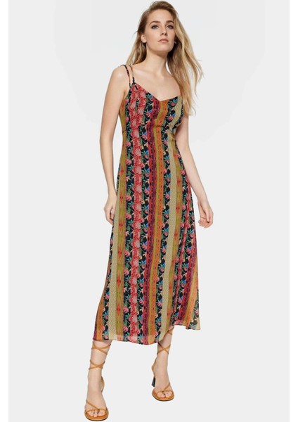 Astarlı A Kesim Maxi Elbise Şifon Dokuma Etnik Desen Yazlık Rahat ve Şık Mükemmel Uyum modelleri