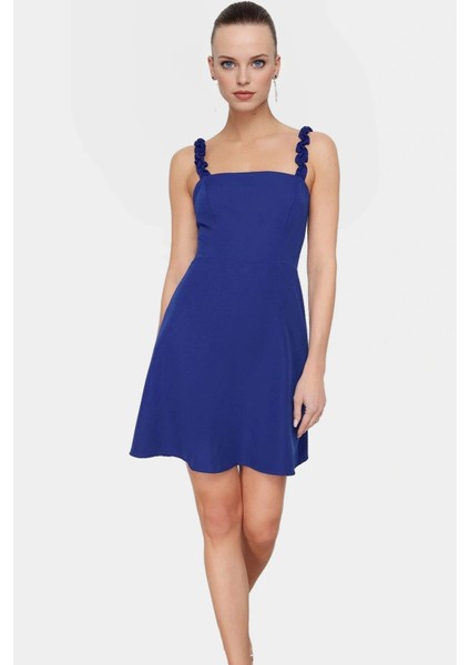 A Kesim Mini Elbise Finike Dokuma Kare Yaka Fırfırlı Detaylar Mükemmel Uyum Özenle Seçilmiş modelleri