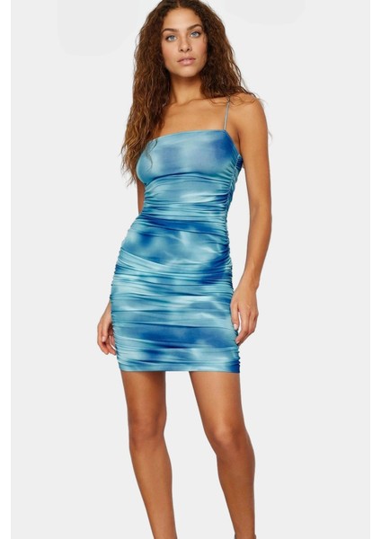 Yazlık Mini Elbise Bodycon Kalıp Örme Kumaş Ince Askılı Rahat ve Şık Modern Stil