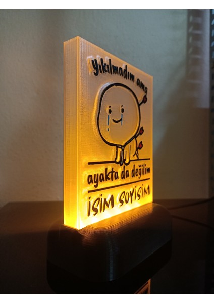 Kişiye Özel Isimli Hediyelik Kablolu LED Lamba - M8 - Yıkılmadım Ama Ayakta Da Değilim - Amber LED