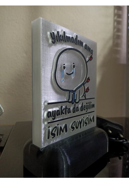 Kişiye Özel Isimli Hediyelik Kablolu LED Lamba - M8 - Yıkılmadım Ama Ayakta Da Değilim - Amber LED