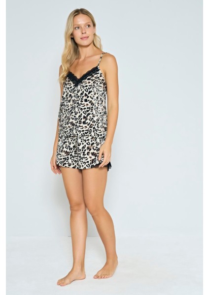 Viskon Dantel Işlemeli Leopar Desenli Şortlu Pijama Takımı