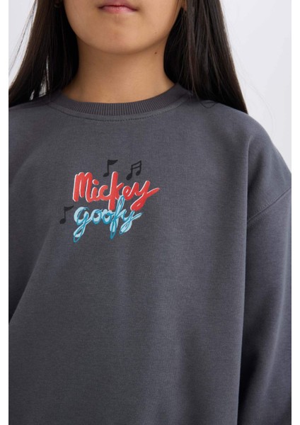 Kız Çocuk Disney Mickey Mouse &Friends Oversize Geniş Kalıp Kapüşonlu Sırt Baskılı Sweatshirt D4378A824WN