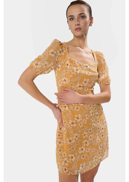 Şifon Mini Elbise Çiçek Desenli A Line Yazlık Kısa Kollu Yüksek Kalite Rahat ve Şık Modern Stil