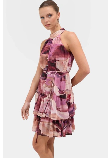 Çiçekli Desenli Halter Yaka Mini Elbise Hafif Polyester Kumaş Yazlık Günlük Şık Görünüm