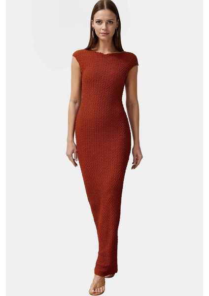 Şık Yazlık Örme Midi Elbise Bodycon Kalıp Kayık Yaka Esnek Kumaş Rahat ve