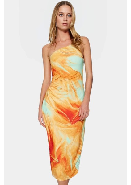 Şık Bodycon Midi Elbise Ince Askılı Polyester Kumaş Günlük ve Özel Günler Için Zarifane Tasarım