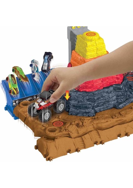 Bfs Hot Wheels Monster Trucks Muhteşem Çarpışma Arenası Oyun Seti HNB96 fiyatları