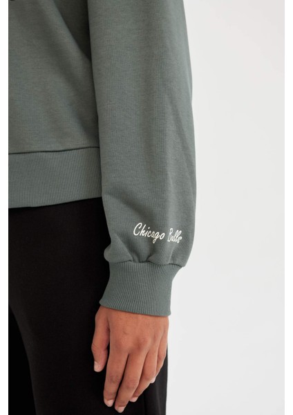 DeFactoFit NBA Chicago Bulls Bisiklet Yaka Sweatshirt C8247AX24AU