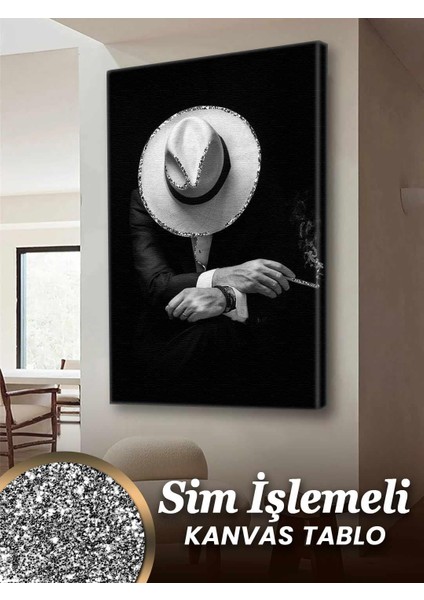 Sim Işlemeli Beyaz Fötr Şapkalı Siyah Takım Elbiseli Karizmatik Adam Simli Dikey Kanvas Tablo