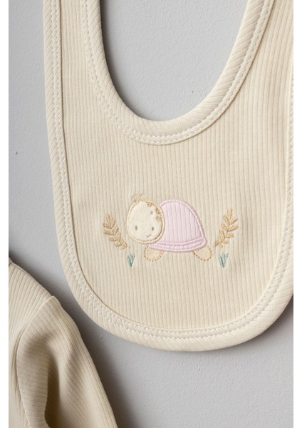 Kaplumbağa Desenli 10 Parça Kutulu Yenidoğan Hastane Çıkısı Seti modelleri