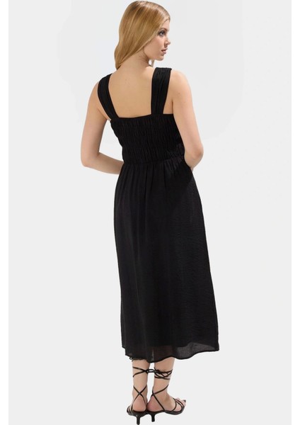 Cool & Comfort Elbise Polyester Midi Boy Gipeli Detay Seçkin Malzeme Konforlu Kesim