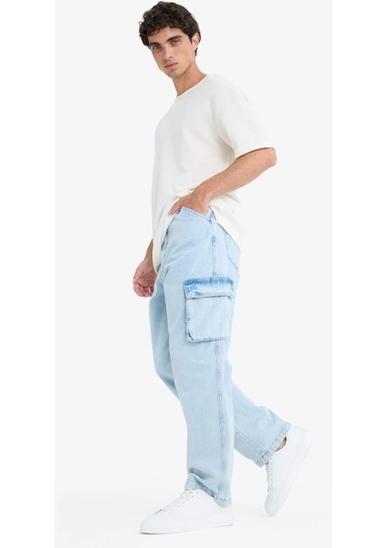 %100 Pamuk Baggy Fit Geniş Kalıp Normal Bel Geniş Paça Kargo Cepli Jean Pantolon C7376AX24AU fırsatları
