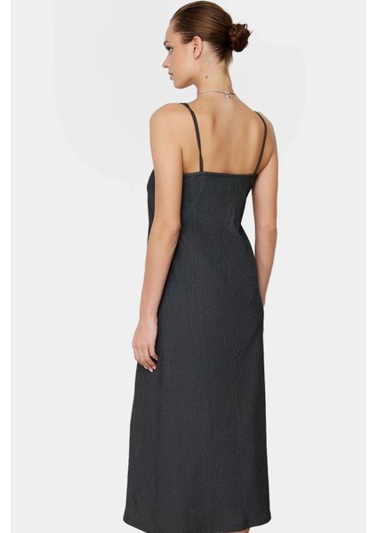 Yazlık Midi Elbise Ince Askılı Shift Kalıp Rahat ve Şık Özel Tasarım Konforlu Kesim modelleri