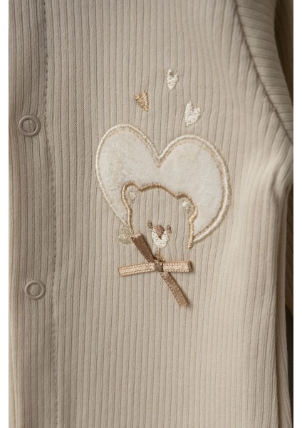 Kalpli Ayı Desenli 10 Parça Kutulu Yenidoğan Hastane Çıkışı Zıbın Seti indirimleri