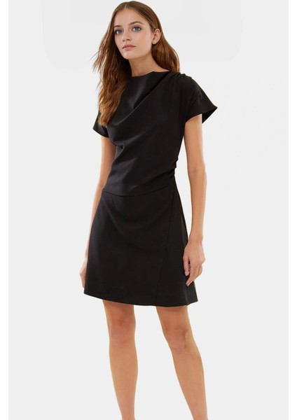 Yazlık Mini Elbise A Kesim Degaje Yaka Dokuma Kumas 89CM Boy Günlük Kullanım Için Özenle Seçilmiş