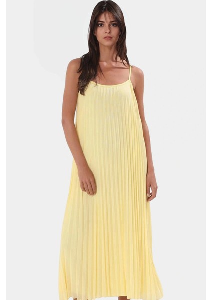 A Line Tül Maxi Elbise Örme Kumaş Halter Yaka Yırtmaçlı Rahat Kesim Mükemmel Uyum Trend Tasarım