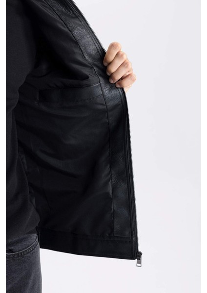 Su İtici Slim Fit Dar Kesim Dik Yaka Fermuarlı Suni Deri Mont D6241AX25SP