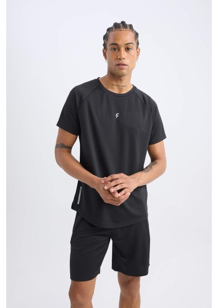 Fit Hızlı Kuruyan Slim Fit Dar Kesim Bisiklet Yaka Baskılı Sporcu Kısa Kollu Tişört V2887AZ25SP