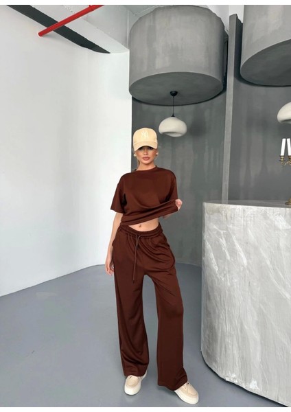 Osy Modal Yumuşak Dokulu Kumaş Kısa Kollu Bluz Rahat Pantalon Ikili Takım- Kahverengi