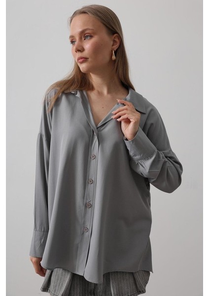 Geniş Manşet Detaylı Gömlek - Gri fırsatları