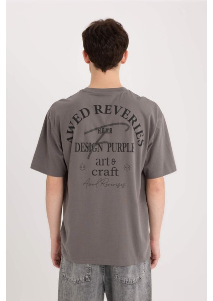 %100 Pamuk Comfort Fit Bisiklet Yaka Sırt Baskılı Kısa Kollu Tişört D5587AX25SP