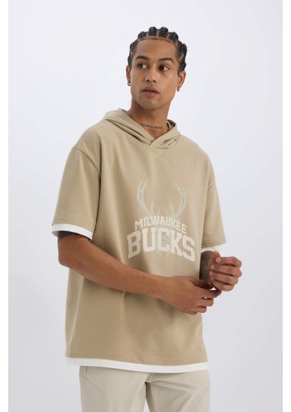 Fit NBA Milwaukee Bucks Oversize Geniş Kalıp Kapüşonlu Sırt Baskılı Kısa Kollu Tişört D6708AX25SP
