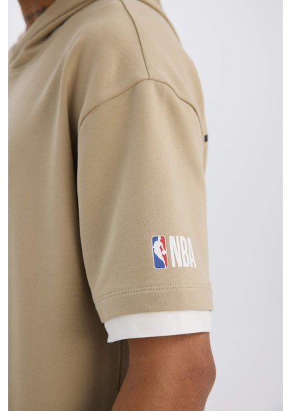 Fit NBA Milwaukee Bucks Oversize Geniş Kalıp Kapüşonlu Sırt Baskılı Kısa Kollu Tişört D6708AX25SP