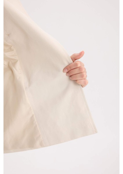 Su Geçirmez Kısa Mevsimlik Trençkot Kruvaze Yaka Düğmeli Cepli Apoletli Kemerli B9705AX25SP