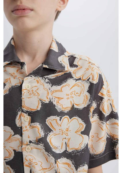 Erkek Çocuk Oversize Geniş Kalıp Polo Yaka Viskon Desenli Kısa Kollu Gömlek D7763A825SM