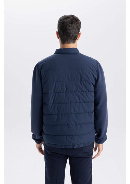 Slim Fit Dar Kesim Dik Yaka Lastikli ve Fermuarlı Su Geçirmez Mont D7532AX25SP