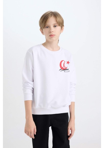 Erkek Çocuk Beyaz Bisiklet Yaka Atatürk Baskılı Nakışlı Sweatshirt D8200A824WN