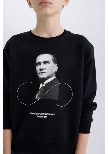 Erkek Çocuk Bisiklet Yaka Atatürk Baskılı Sweatshirt D8201A824WN