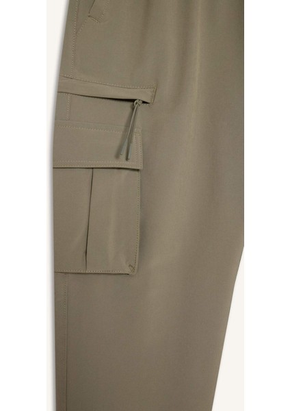 DeFactoFit Sporcu Jogger Eşofman Altı Slim Fit Dar Kesim Dokuma Kargo Cepli Standart Paça D3884AX24WN