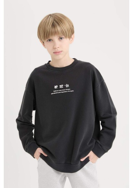 Erkek Çocuk Oversize Geniş Kalıp Bisiklet Yaka Sırt Baskılı Yıkamalı Soluk Efektli Sweatshirt D8494A825SP