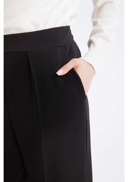 Relax Fit Beli Lastikli Basic Düz Krep Pantolon D6884AX24WN