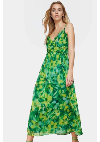 Astarlı Şifon Maxi Elbise Feminen V Yaka Çiçekli Desen Rahat Kalıp Konforlu Kesim Trend Tasarım