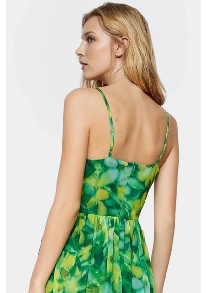 Astarlı Şifon Maxi Elbise Feminen V Yaka Çiçekli Desen Rahat Kalıp Konforlu Kesim Trend Tasarım modelleri