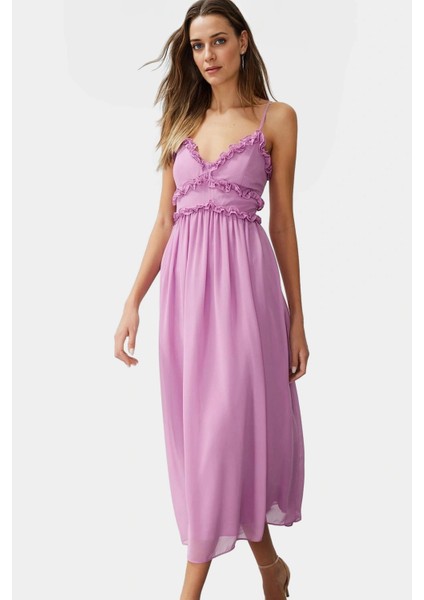 Astarlı Şifon Maxi Elbise Feminen V Yaka Çiçekli Desen Rahat Kalıp Konforlu Kesim Trend Tasarım