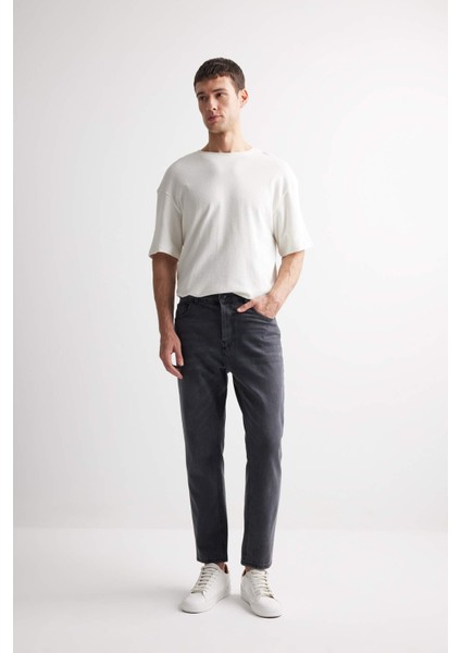%100 Pamuk 90's Slim Fit Dar Kalıp Yüksek Bel Dar Paça Jean Yıkamalı Pantolon D8759AX24AU