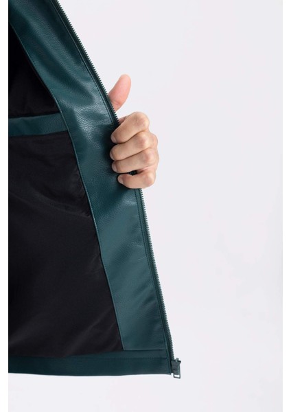 Su İtici Slim Fit Dar Kesim Dik Yaka Fermuarlı Suni Deri Mont D8525AX25SP