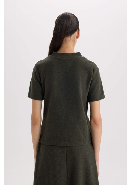 Slim Fit Dar Kesim Yarım Balıkçı Yaka Kısa Kollu Tişört D9758AX24WN