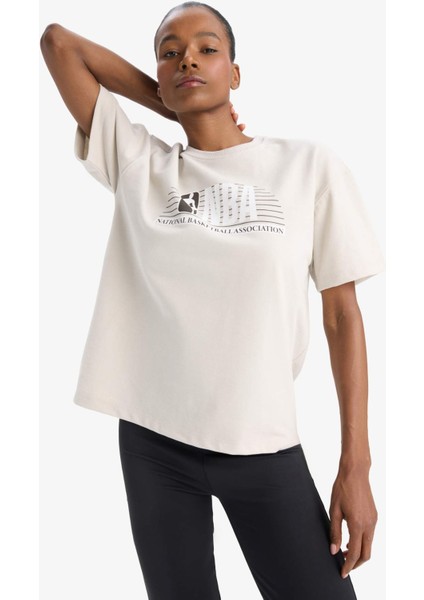 DeFactoFit NBA Wordmark Oversize Geniş Kalıp Bisiklet Yaka Sporcu Pike Kısa Kollu Tişört D6121AX25SP