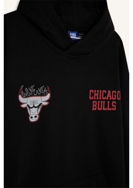 DefactoFit NBA Chicago Bulls Boxy Fit Kapüşonlu Kalın Sporcu Sweatshirt D6574AX25SP